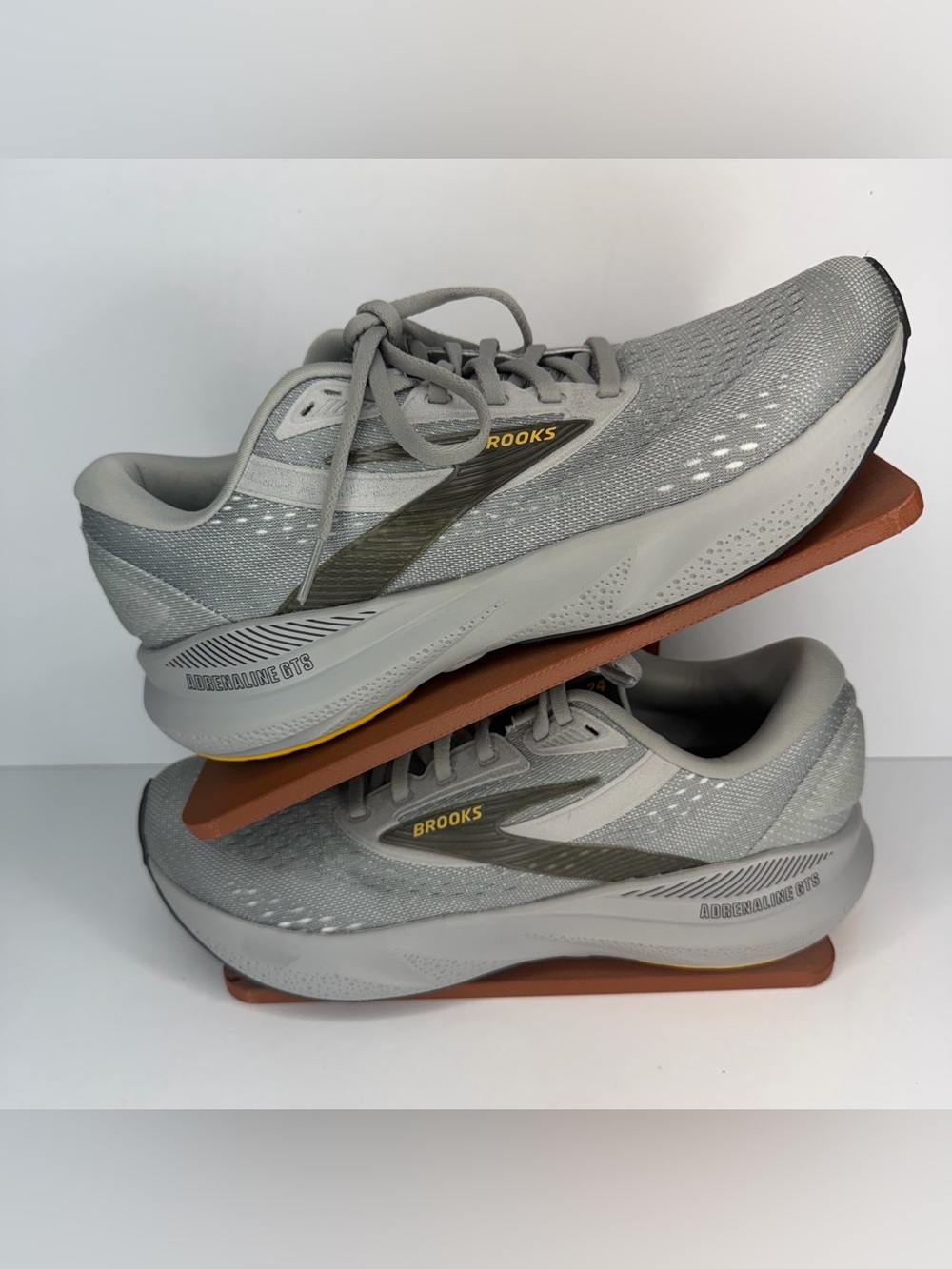BROOKS Adrenaline GTS 24 Running Shoes Sneakers Mens Size 9D